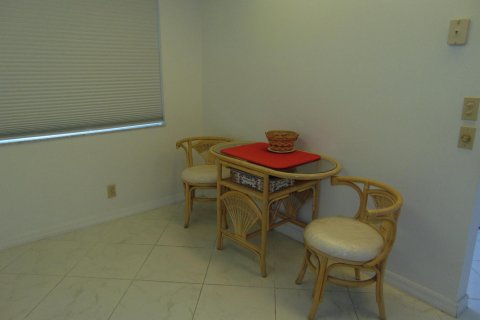Condo in Margate, Florida, 2 bedrooms № 2176707 - photo 26
