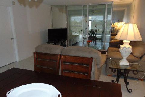 Condo in Margate, Florida, 2 bedrooms № 2176707 - photo 23
