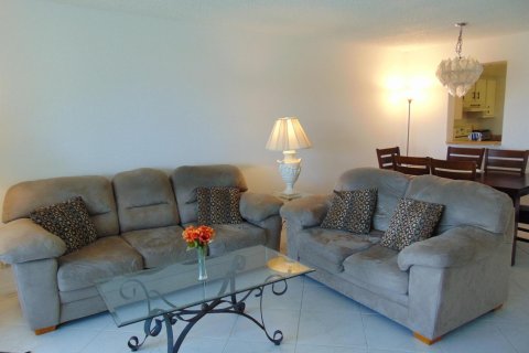 Condo in Margate, Florida, 2 bedrooms № 2176707 - photo 19
