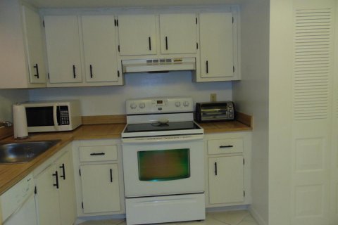Condo in Margate, Florida, 2 bedrooms № 2176707 - photo 29