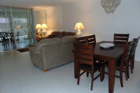 Condo in Margate, Florida, 2 bedrooms № 2176707 - photo 24