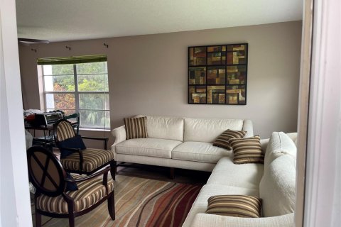 Condominio en Tamarac, Florida, 1 dormitorio  № 2084619