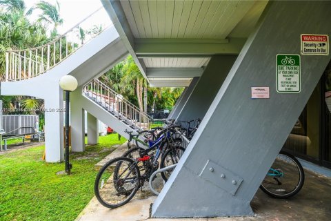 Condo in Hallandale Beach, Florida, 1 bedroom  № 1953758 - photo 15