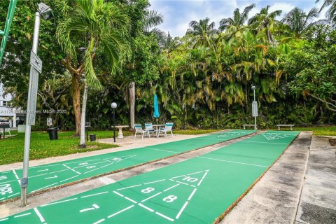 Condo in Hallandale Beach, Florida, 1 bedroom  № 1953758 - photo 12