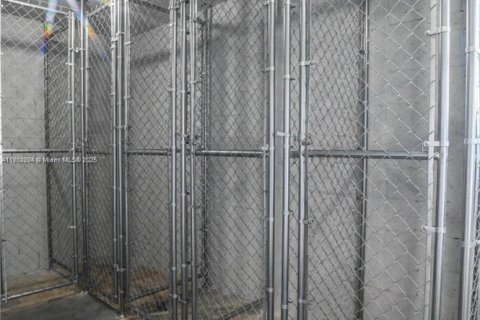 Condo in Hallandale Beach, Florida, 1 bedroom  № 1953758 - photo 4