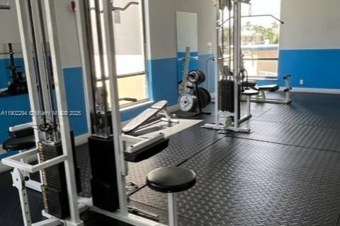 Condo in Hallandale Beach, Florida, 1 bedroom  № 1953758 - photo 20