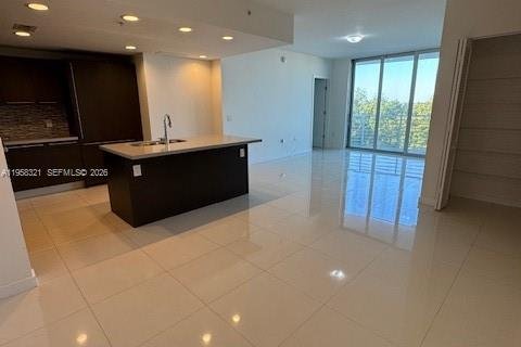 Condo in Doral, Florida, 2 bedrooms  № 2020710 - photo 4