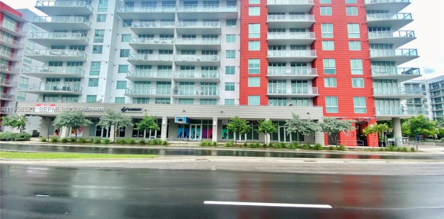 Condo in Doral, Florida, 2 bedrooms  № 2020710