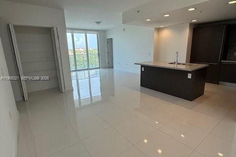 Condo in Doral, Florida, 2 bedrooms  № 2020710 - photo 18