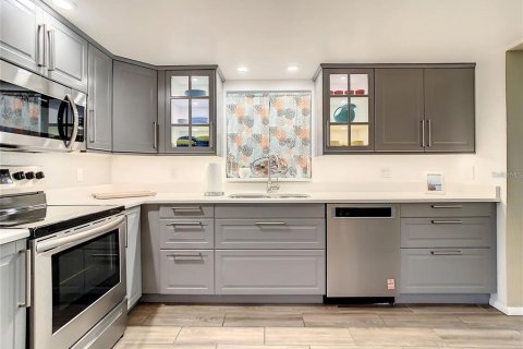 Condo in Saint Petersburg, Florida, 3 bedrooms  № 2156034 - photo 7