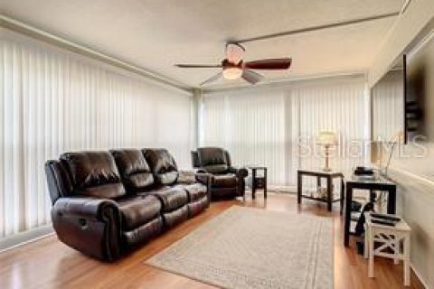 Condo in Saint Petersburg, Florida, 3 bedrooms  № 2156034 - photo 3