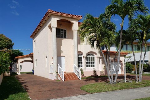 Casa en Miami Beach, Florida 5 dormitorios, 309.83 m2 № 1960117