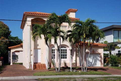 Casa en venta en Miami Beach, Florida, 5 dormitorios, 309.83 m2 № 1960117 - foto 3