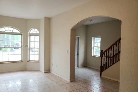 Casa en venta en Miami Beach, Florida, 5 dormitorios, 309.83 m2 № 1960117 - foto 15