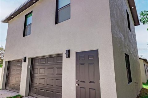 House in Saint Petersburg, Florida 4 bedrooms, 201.78 sq.m. № 1733436 - photo 28