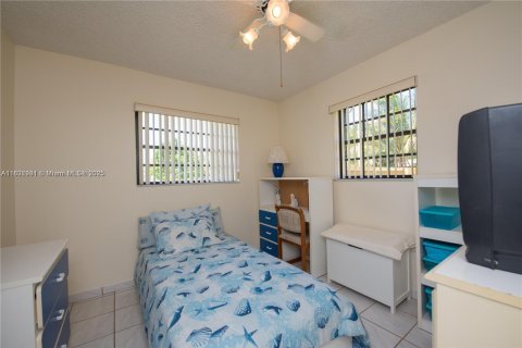 House in Homestead, Florida 4 bedrooms, 164.53 sq.m. № 1823610 - photo 19