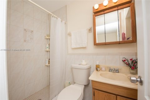 House in Homestead, Florida 4 bedrooms, 164.53 sq.m. № 1823610 - photo 15