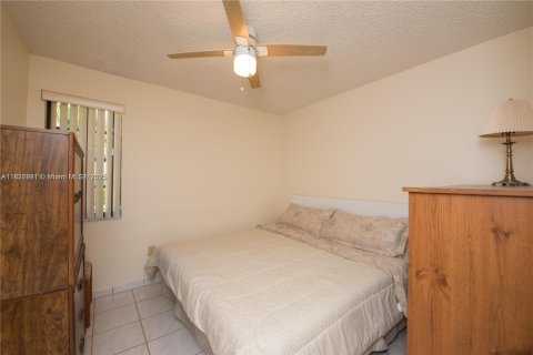 House in Homestead, Florida 4 bedrooms, 164.53 sq.m. № 1823610 - photo 16