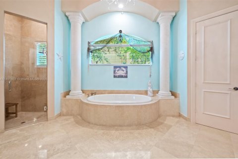 House in Davie, Florida 6 bedrooms, 596.8 sq.m. № 1794496 - photo 27