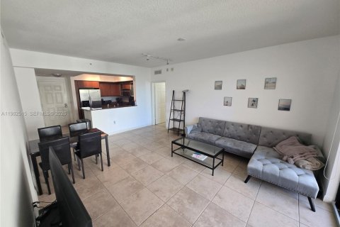 Condominio en alquiler en Coral Gables, Florida, 2 dormitorios, 101.17 m2 № 2050273 - foto 4