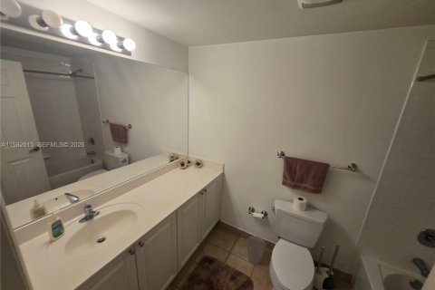 Condominio en alquiler en Coral Gables, Florida, 2 dormitorios, 101.17 m2 № 2050273 - foto 14