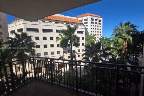Condominio en alquiler en Coral Gables, Florida, 2 dormitorios, 101.17 m2 № 2050273 - foto 16