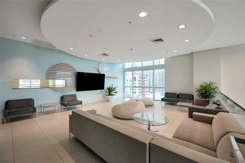 Propiedad comercial en venta en Miami, Florida № 2153140 - foto 21