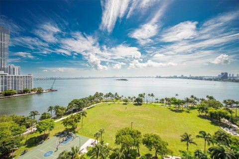 Propiedad comercial en venta en Miami, Florida № 2153140 - foto 5
