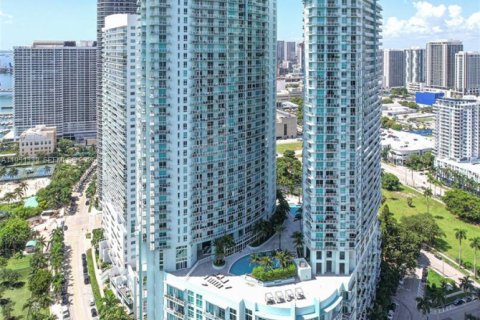 Propiedad comercial en venta en Miami, Florida № 2153140 - foto 4