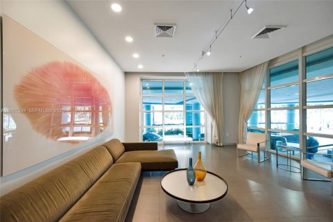Propiedad comercial en venta en Miami, Florida № 2153140 - foto 12