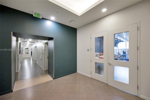 Propiedad comercial en venta en Miami, Florida № 2153140 - foto 16