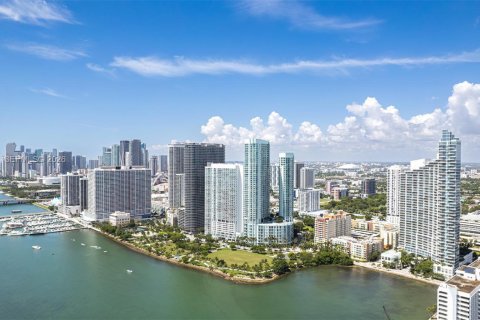 Propiedad comercial en venta en Miami, Florida № 2153140 - foto 1