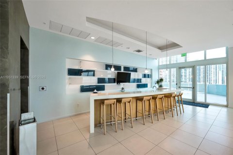 Propiedad comercial en venta en Miami, Florida № 2153140 - foto 28