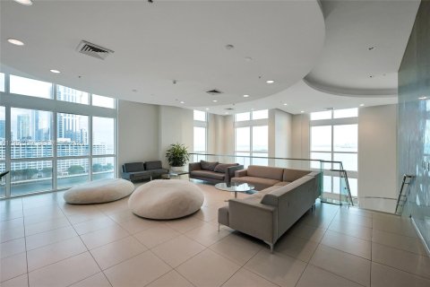 Propiedad comercial en venta en Miami, Florida № 2153140 - foto 23