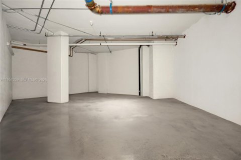 Propiedad comercial en venta en Miami, Florida № 2153140 - foto 19