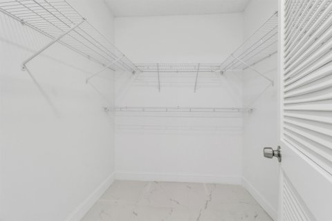 House in Boca Raton, Florida 4 bedrooms, 203.92 sq.m. № 2392324 - photo 20