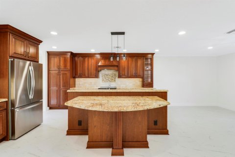 House in Boca Raton, Florida 4 bedrooms, 203.92 sq.m. № 2392324 - photo 7
