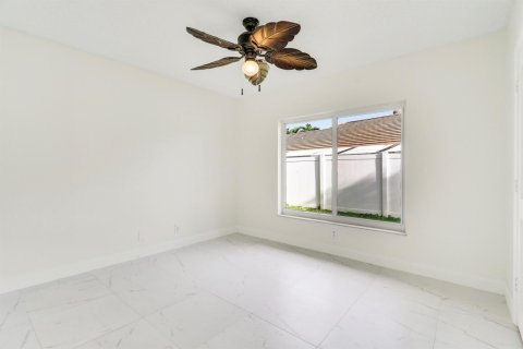 House in Boca Raton, Florida 4 bedrooms, 203.92 sq.m. № 2392324 - photo 29