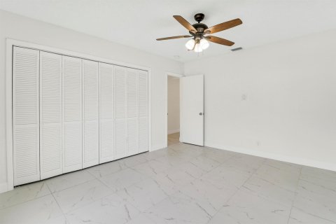 House in Boca Raton, Florida 4 bedrooms, 203.92 sq.m. № 2392324 - photo 25