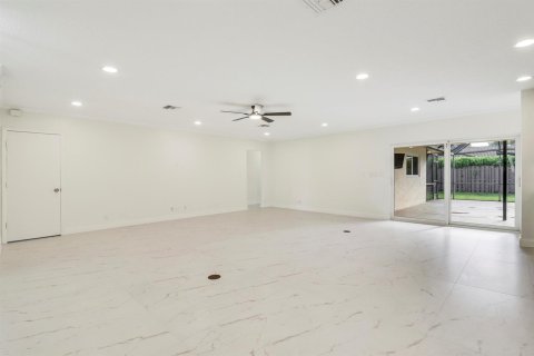 House in Boca Raton, Florida 4 bedrooms, 203.92 sq.m. № 2392324 - photo 16