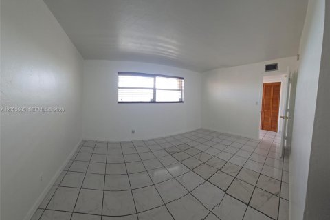 Copropriété à vendre à Miami, Floride: 2 chambres, 83.24 m2 № 2180056 - photo 24