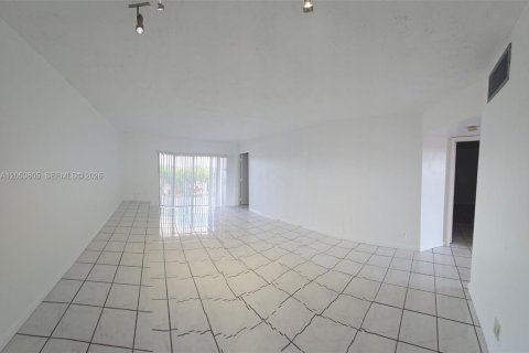 Copropriété à vendre à Miami, Floride: 2 chambres, 83.24 m2 № 2180056 - photo 14