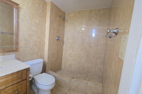 Copropriété à vendre à Miami, Floride: 2 chambres, 83.24 m2 № 2180056 - photo 16