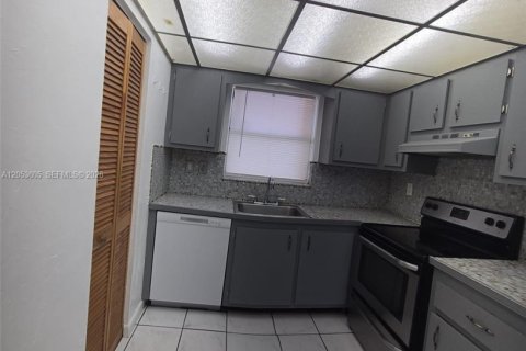 Copropriété à vendre à Miami, Floride: 2 chambres, 83.24 m2 № 2180056 - photo 6