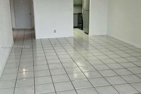 Copropriété à vendre à Miami, Floride: 2 chambres, 83.24 m2 № 2180056 - photo 15