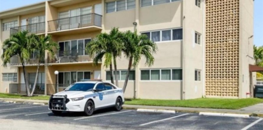 Condo in Miami, Florida, 1 bedroom  № 1924424