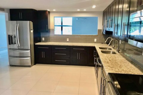 Condominio en venta en Aventura, Florida, 3 dormitorios, 128.21 m2 № 1987850 - foto 3