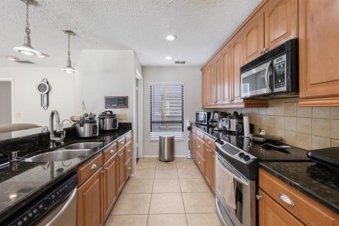 House in Brandon, Florida 3 bedrooms, 182.65 sq.m. № 2120999 - photo 18