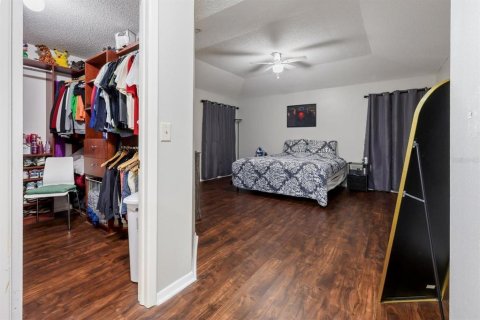House in Brandon, Florida 3 bedrooms, 182.65 sq.m. № 2120999 - photo 19