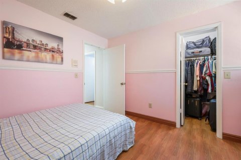 House in Brandon, Florida 3 bedrooms, 182.65 sq.m. № 2120999 - photo 25
